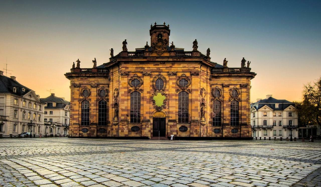 Im Grunen Am Stadtrand ザールブリュッケン エクステリア 写真